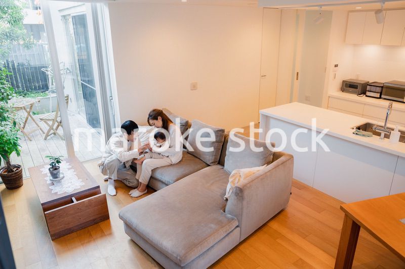 離乳食を食べる赤ちゃん