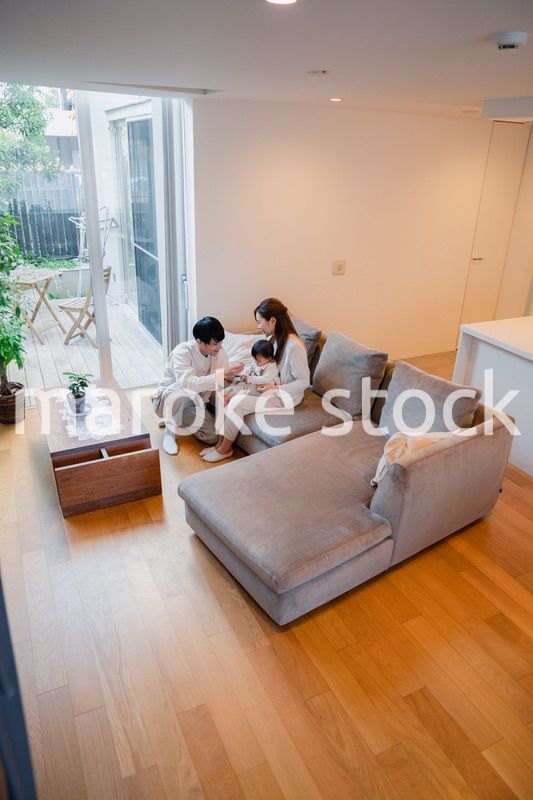 離乳食を食べる赤ちゃん