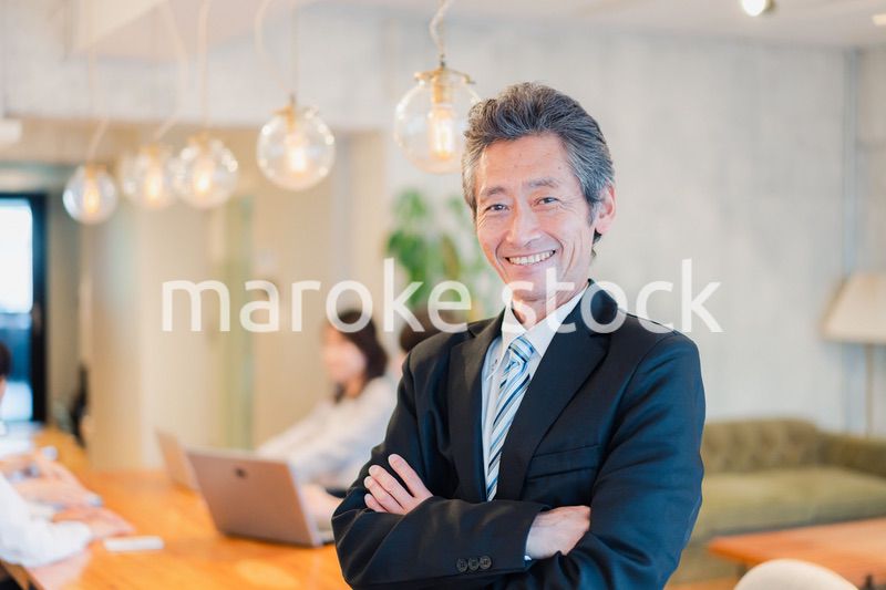 笑顔のシニアマネージャー