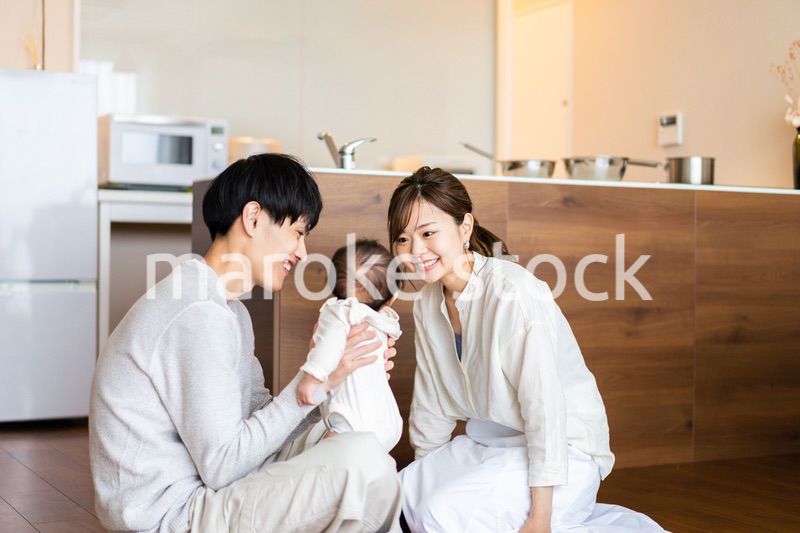 赤ちゃんのいる幸せな家族