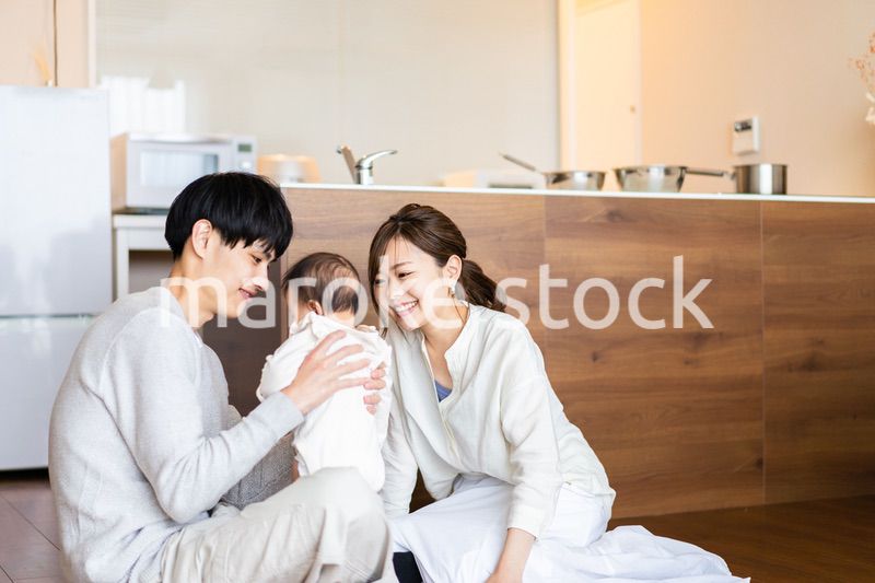 赤ちゃんのいる幸せな家族