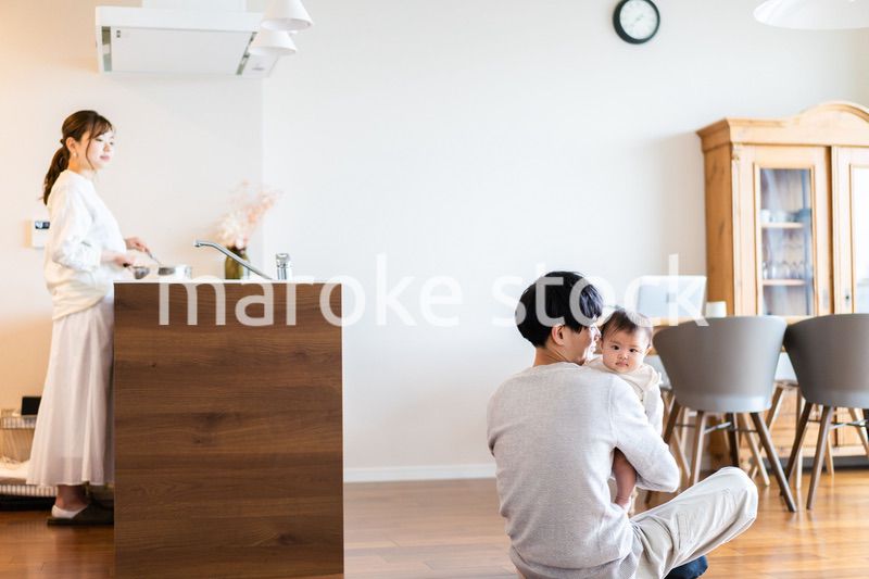 赤ちゃんのいる幸せな家族