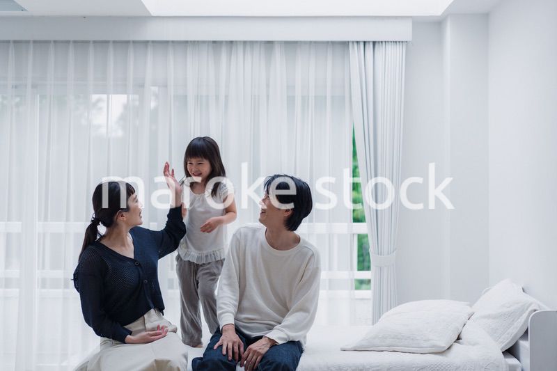 元気な女の子がいる家庭