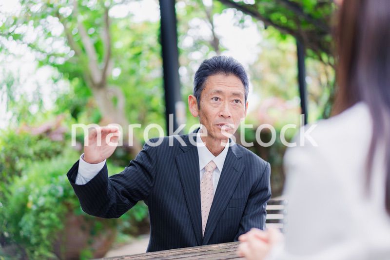 取材対応をする経営者