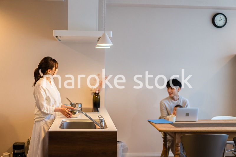 赤ちゃんのいる幸せな家族