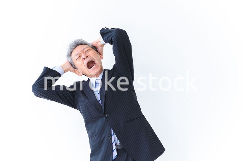 頭を抱える経営者