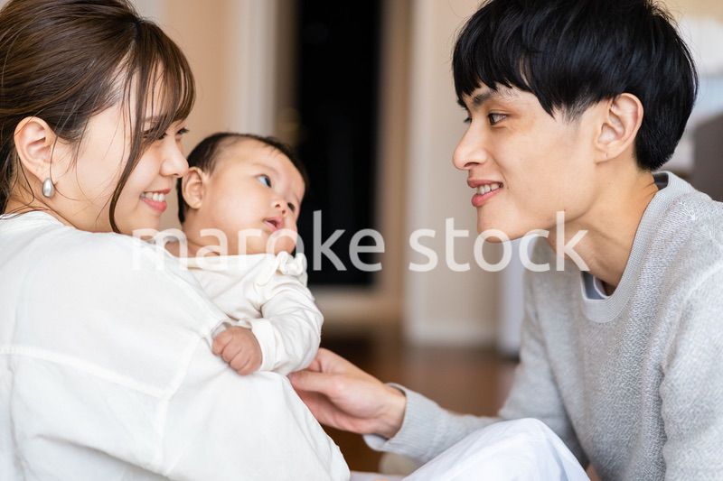 赤ちゃんのいる幸せな家族