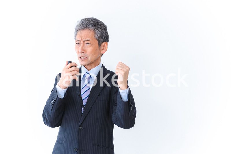 街頭演説をする政治家