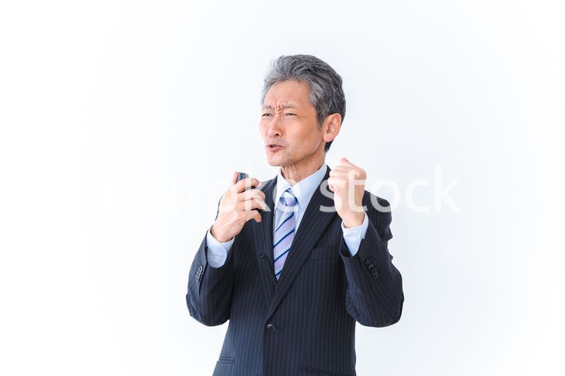 街頭演説をする政治家