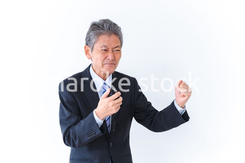 街頭演説をする政治家