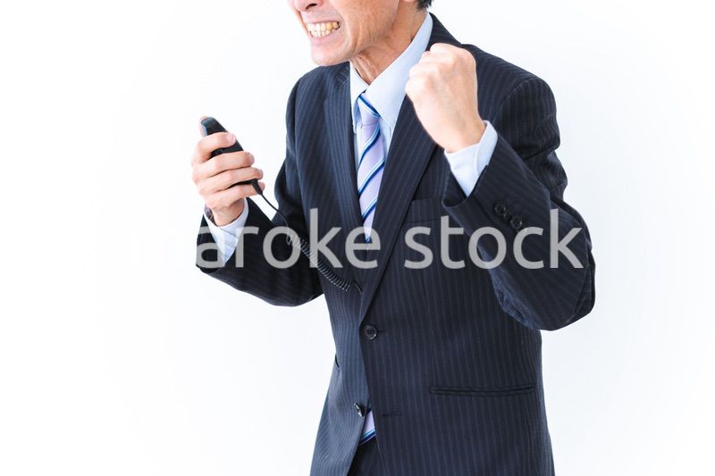 街頭演説をする政治家