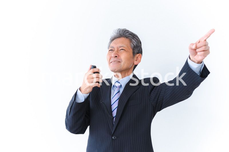 街頭演説をする政治家