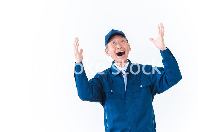 大喜びをする中小企業の経営者