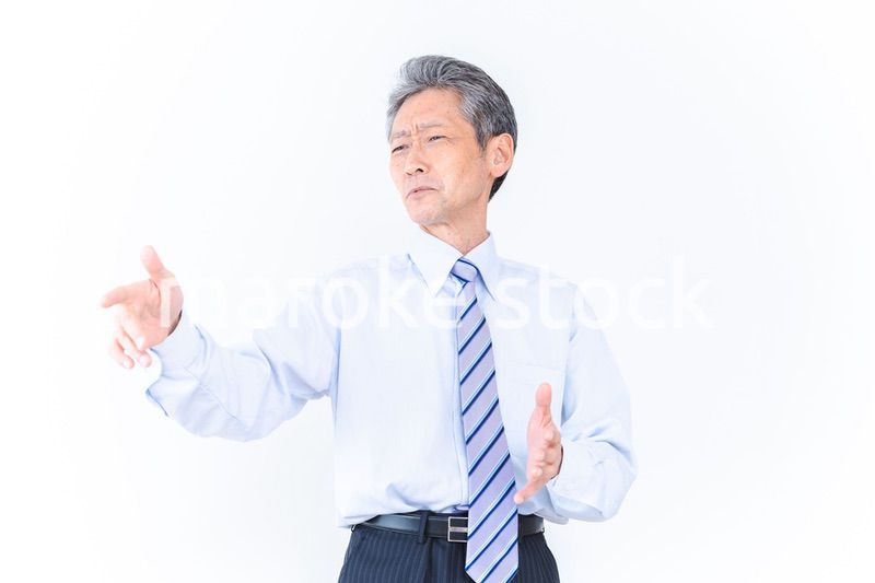 意見を主張する上司