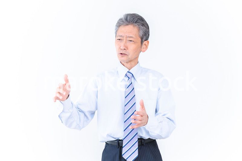 意見を主張する上司