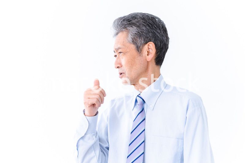 意見を主張する上司