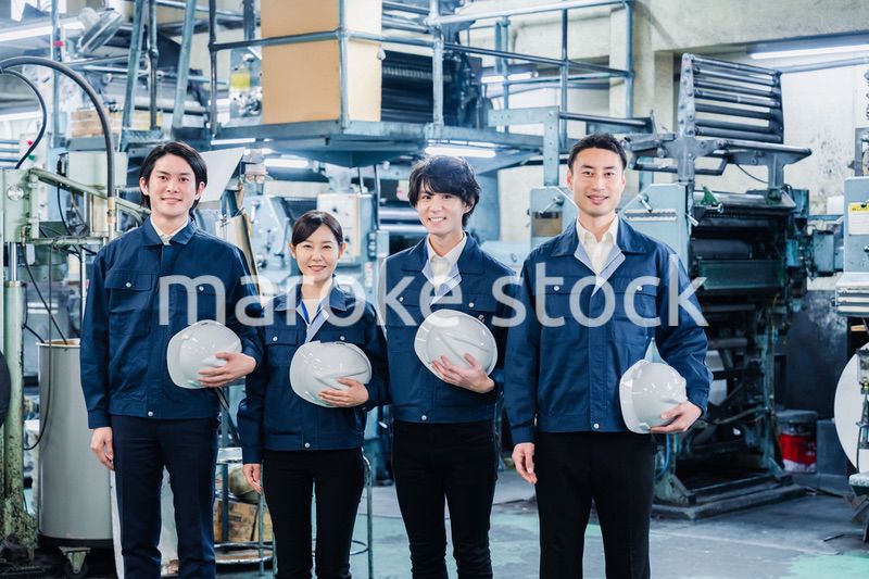 工場労働者の集合写真