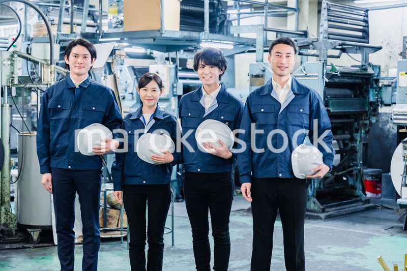 工場労働者の集合写真