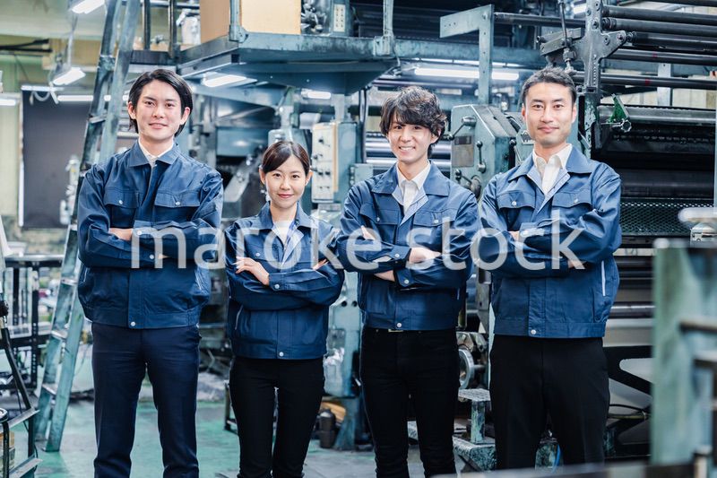 工場労働者の集合写真
