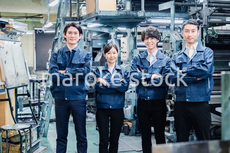 工場労働者の集合写真