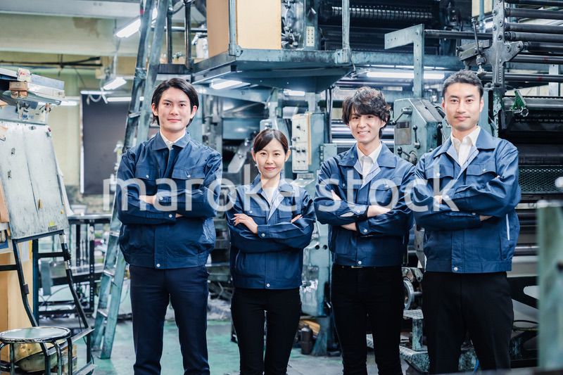 工場労働者の集合写真