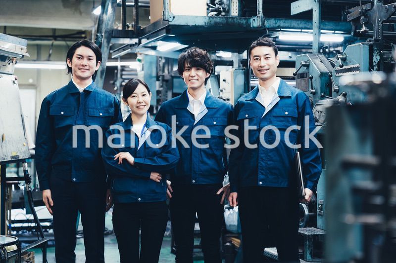 工場労働者の集合写真