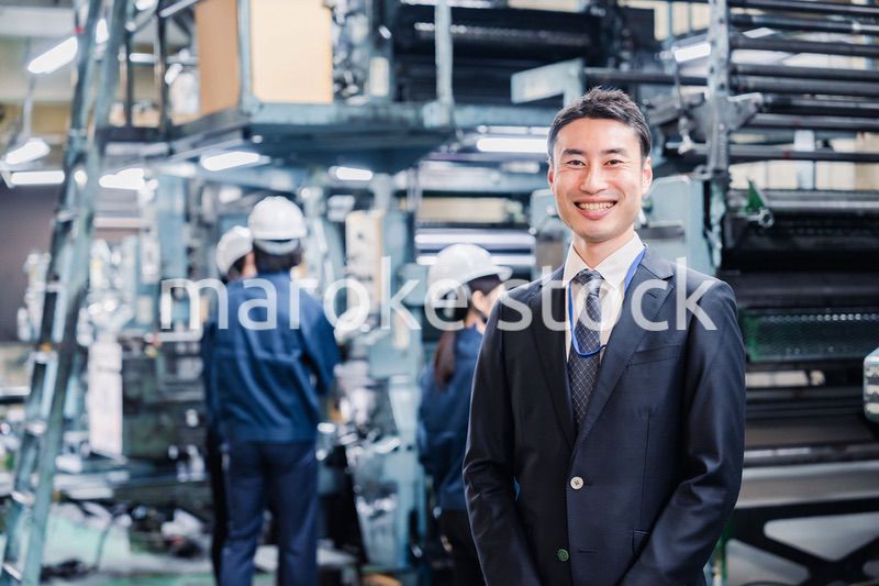 工場を訪問した営業の男性