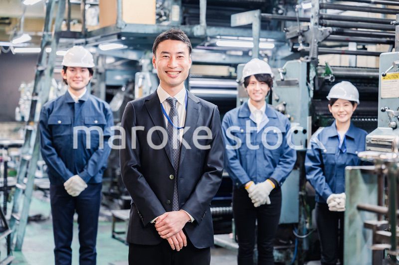 営業マンと工場スタッフ
