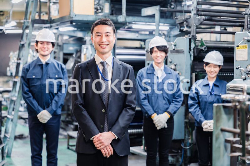 営業マンと工場スタッフ