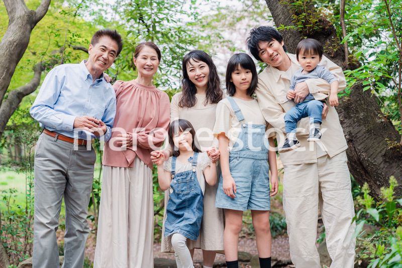 笑顔で楽しく暮らす3世代ファミリー
