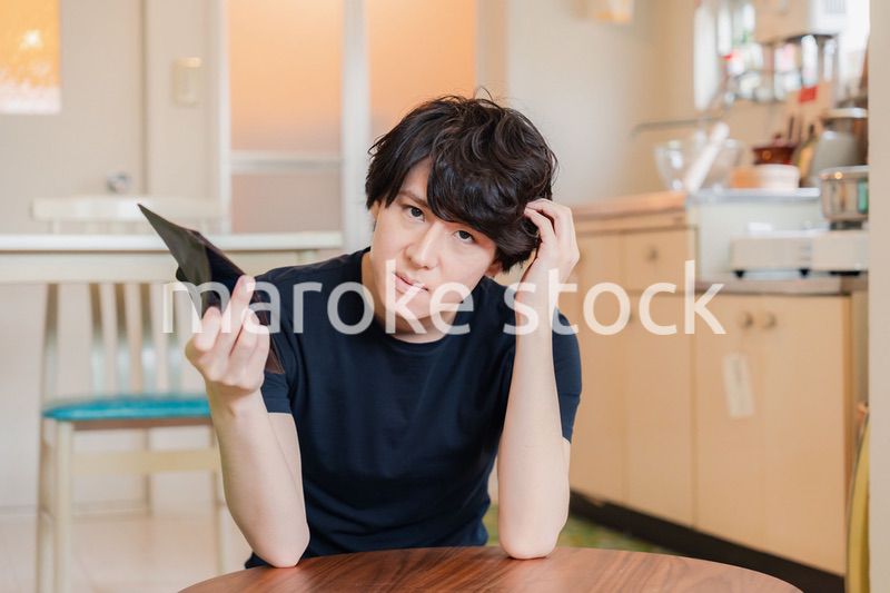 金欠に苦しむ若い男性