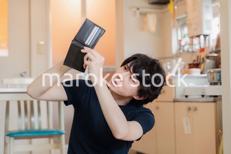 金欠に苦しむ若い男性