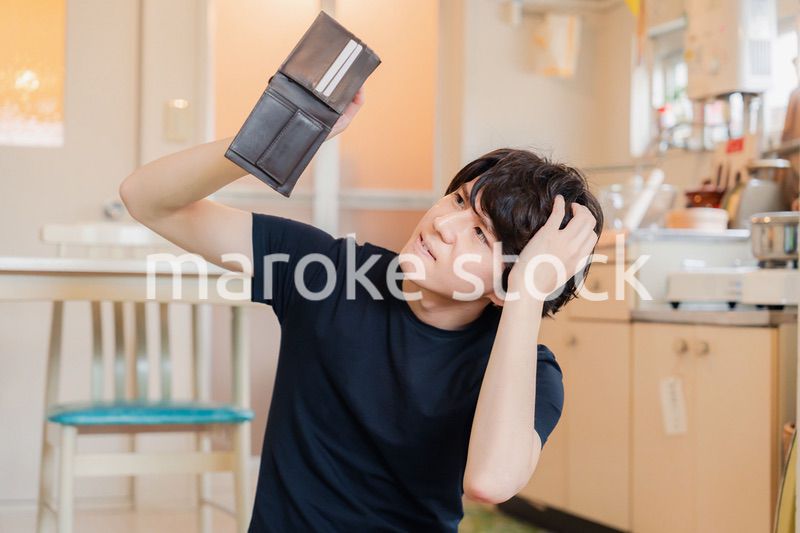 金欠に苦しむ若い男性