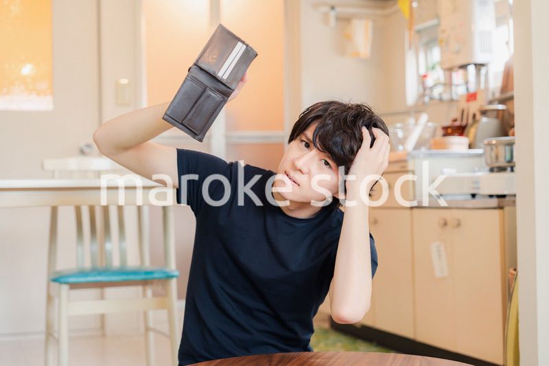 金欠に苦しむ若い男性