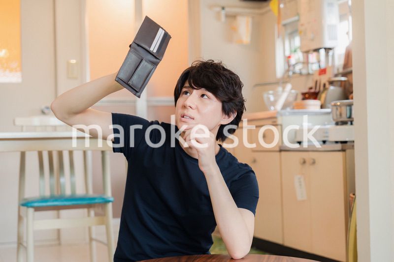 金欠に苦しむ若い男性