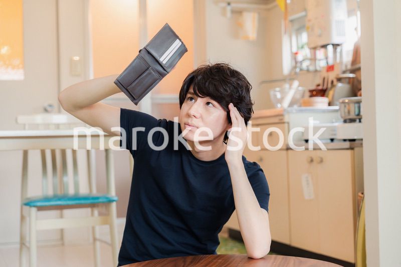 金欠に苦しむ若い男性