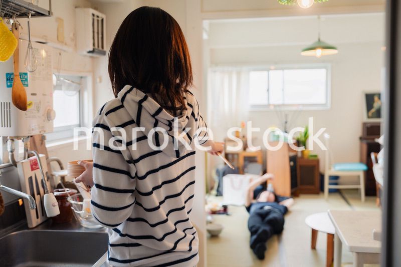 だらだらする夫に怒る妻