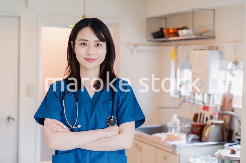 一般家庭の訪問をするドクター