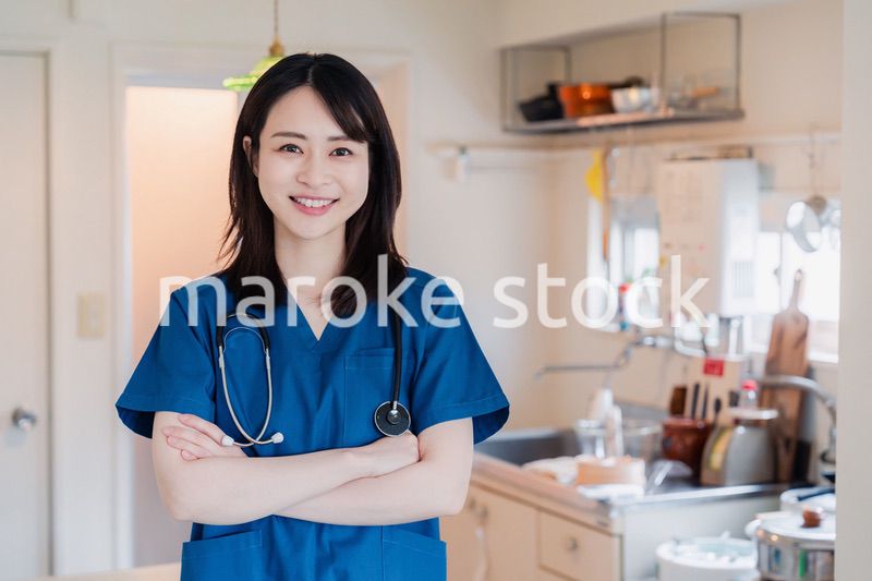 一般家庭の訪問をするドクター