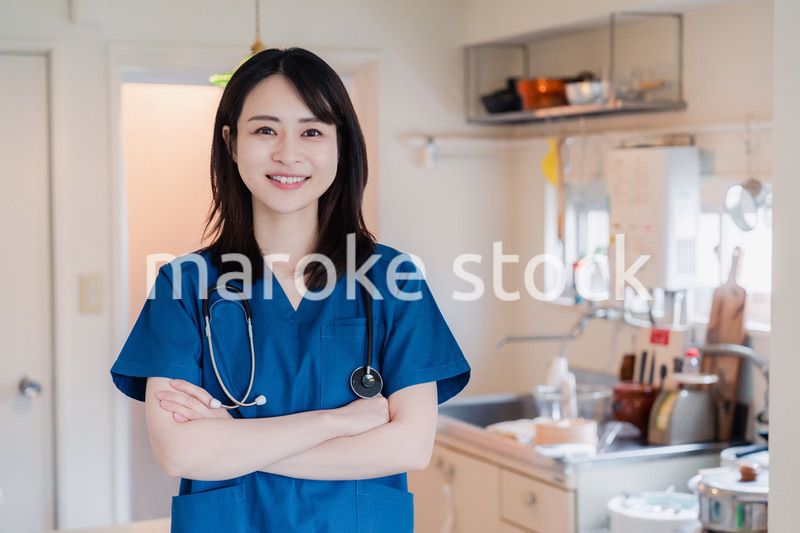 一般家庭の訪問をするドクター