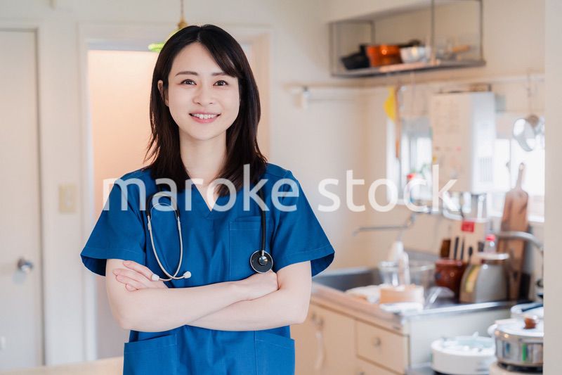 一般家庭の訪問をするドクター