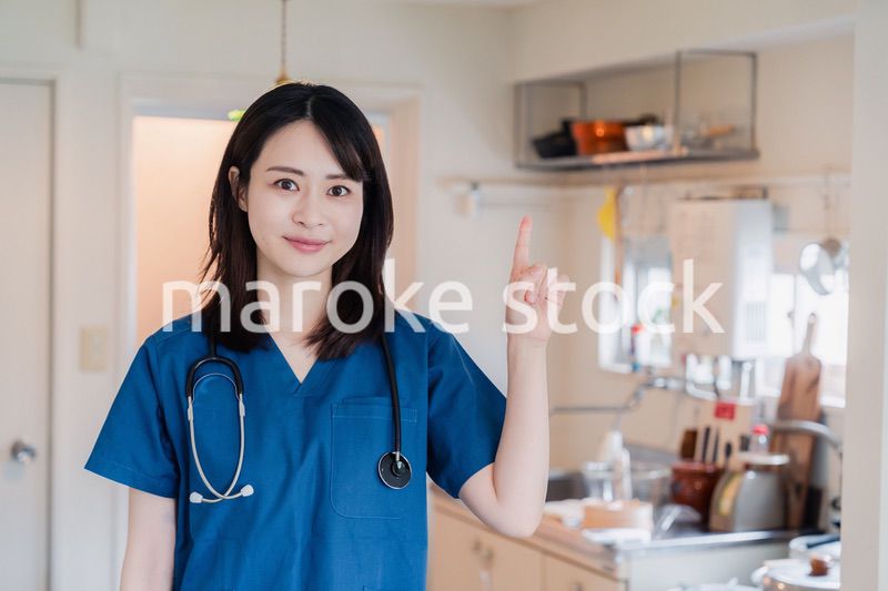 一般家庭の訪問をするドクター