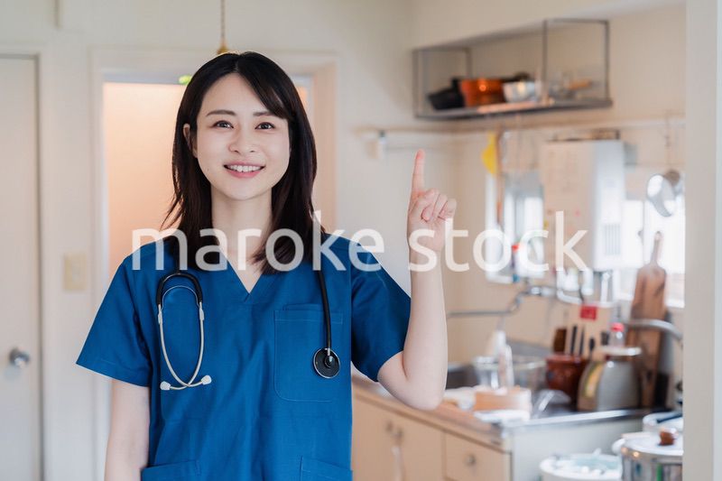 一般家庭の訪問をするドクター