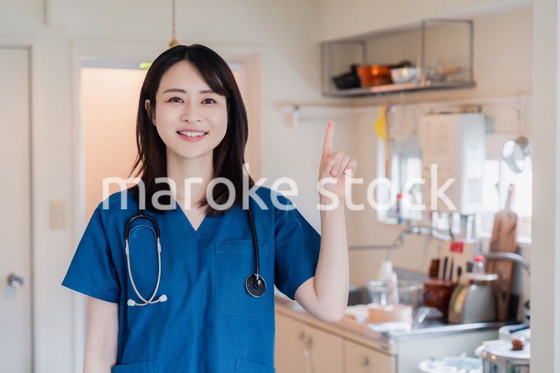 一般家庭の訪問をするドクター