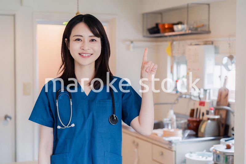 一般家庭の訪問をするドクター