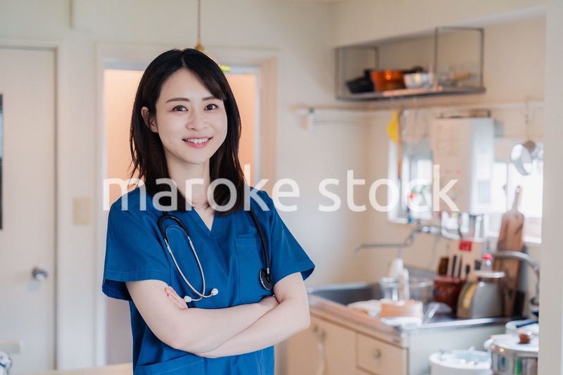 一般家庭の訪問をするドクター