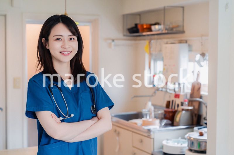 一般家庭の訪問をするドクター