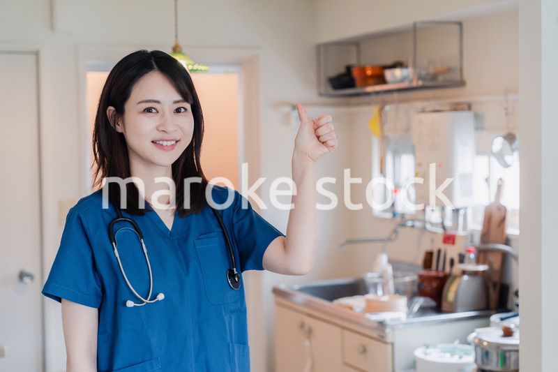 一般家庭の訪問をするドクター