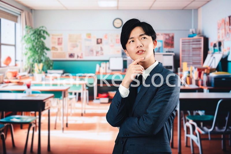 学校で悩む男性教師