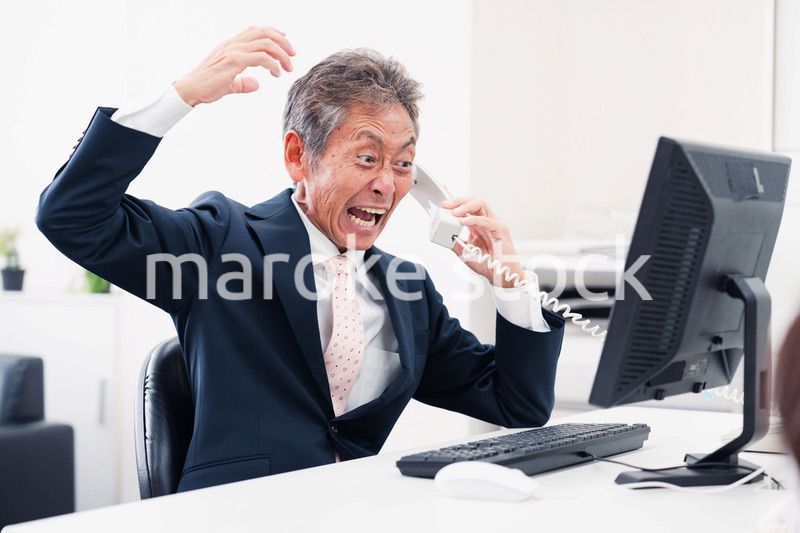 電話で激怒する上司